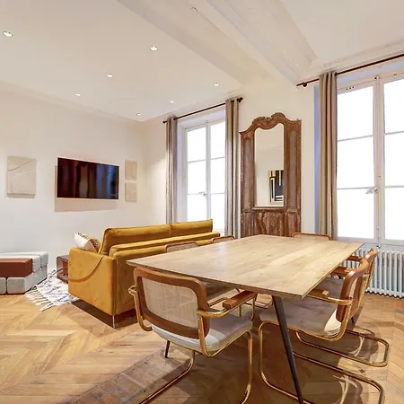 Apartment Charm And Elegance For 8p-3br - Grands Boulevards